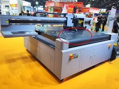 Vakuumtisch installiert auf einer Druckmaschine